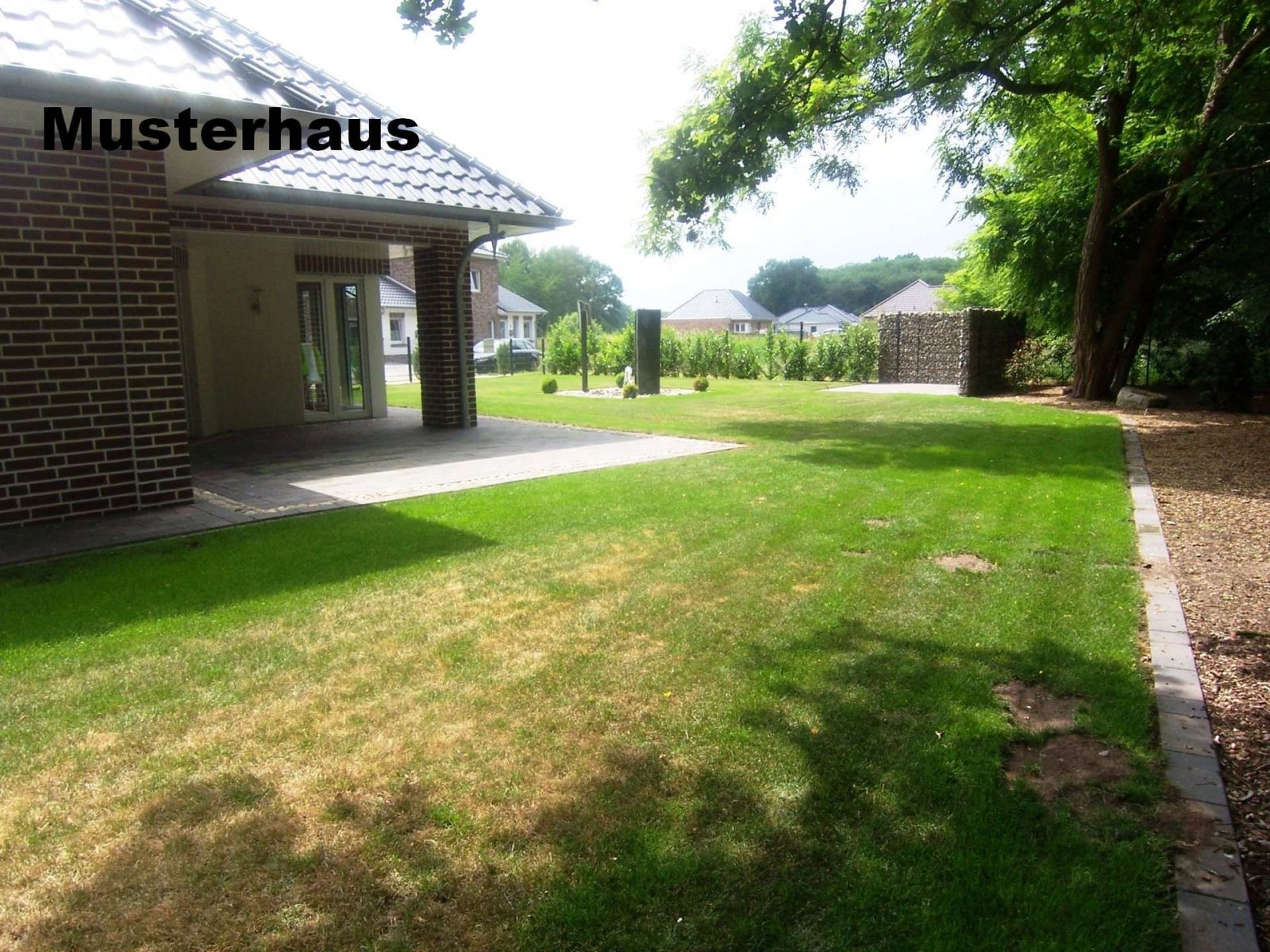 Provisionsfrei für Käufer! Neubau Winkelwalmdachbungalow in ruhiger Wohnlage!