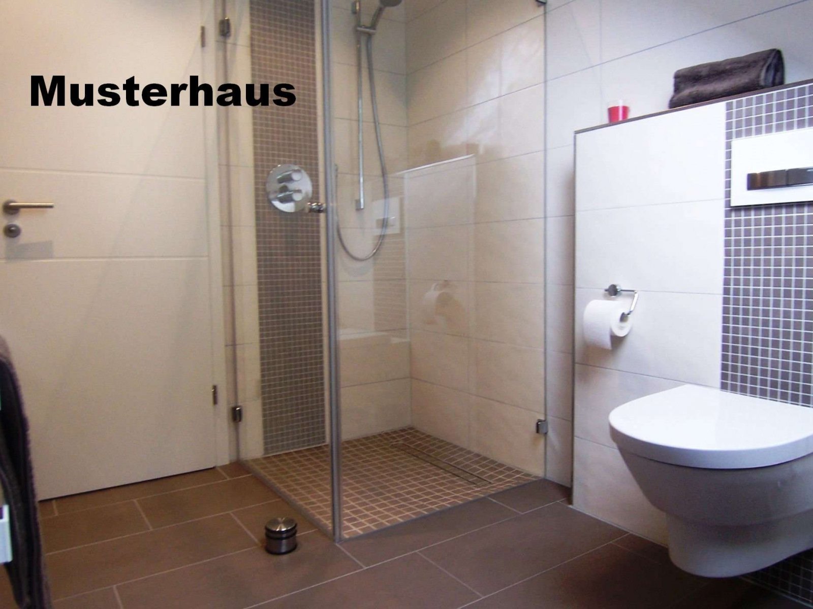 Provisionsfrei für Käufer! Neubau Winkelwalmdachbungalow in ruhiger Wohnlage!