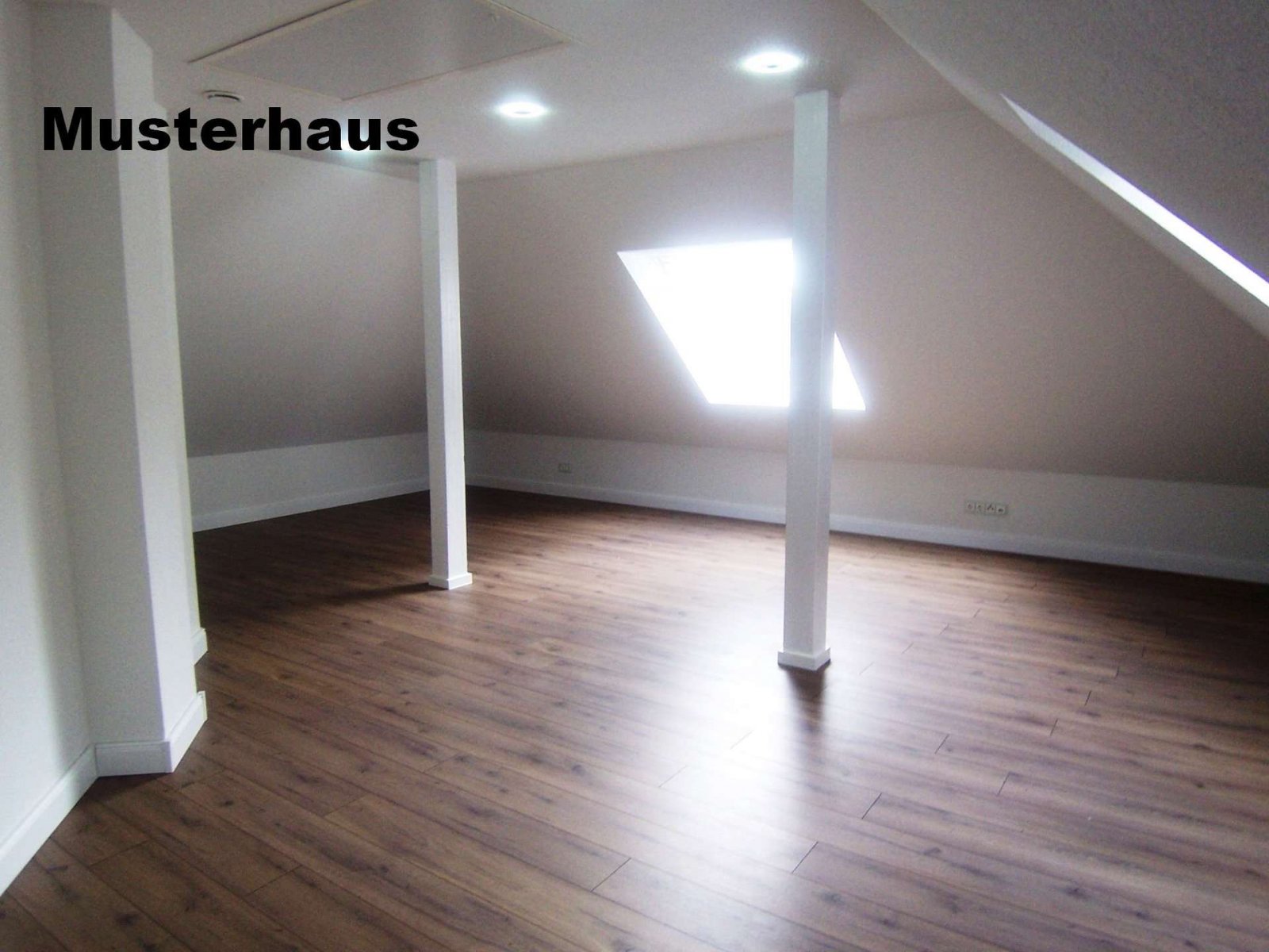 Provisionsfrei für Käufer! Neubau Winkelwalmdachbungalow in ruhiger Wohnlage!