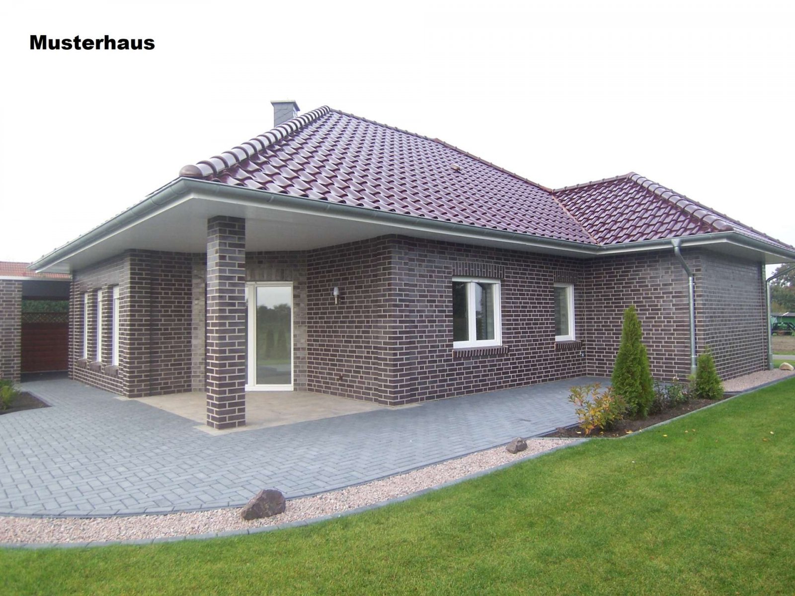 Provisionsfrei für Käufer! Moderner Edel-Bungalow in ruhiger Wohnlage!