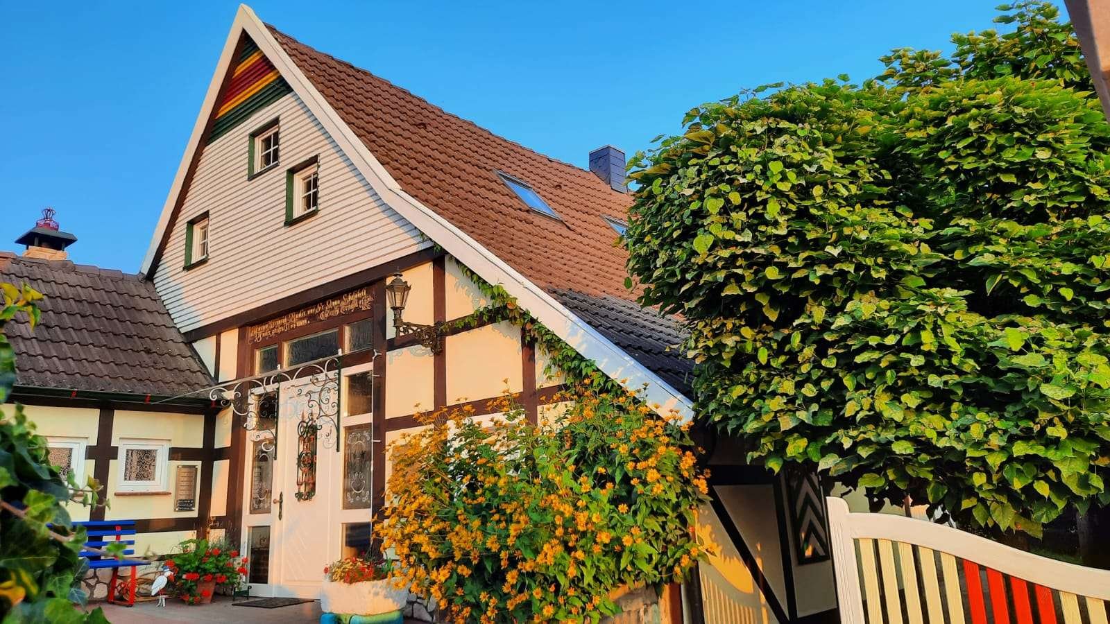 Historisches Unikat trifft modernen Wohnluxus - Traum in Alleinlage - Für Käufer Provisionsfrei!