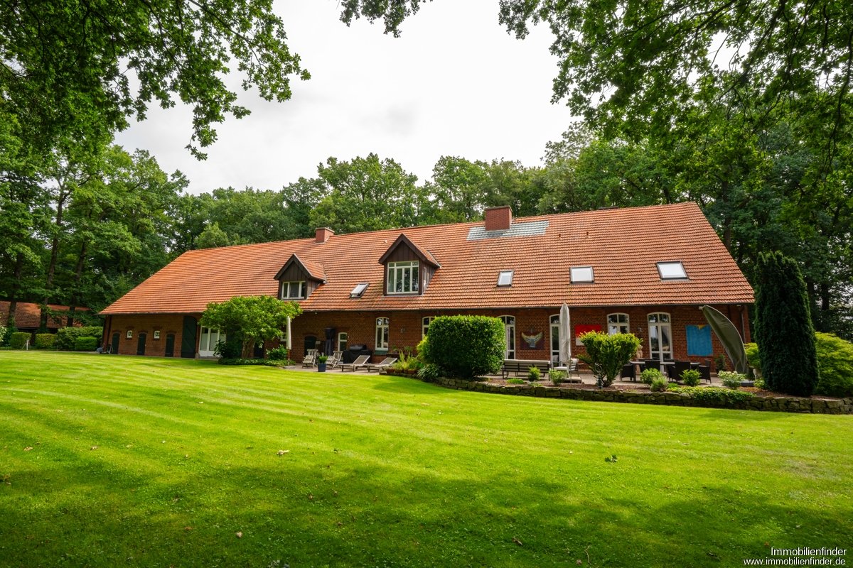 Exklusives Landanwesen bei Lingen – Wohnen, Vermieten & Pferdehaltung perfekt vereint