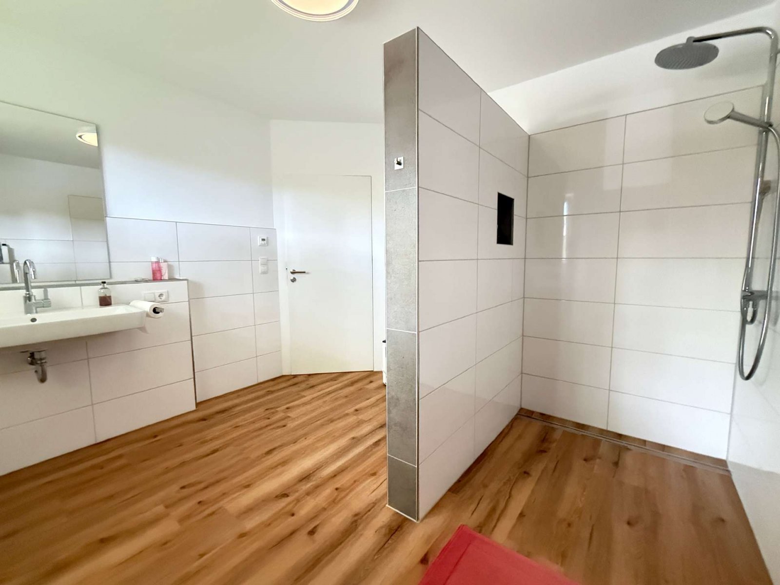 Provisionsfrei für Käufer: Exklusiver Winkelwalmdachbungalow in Naturlage!