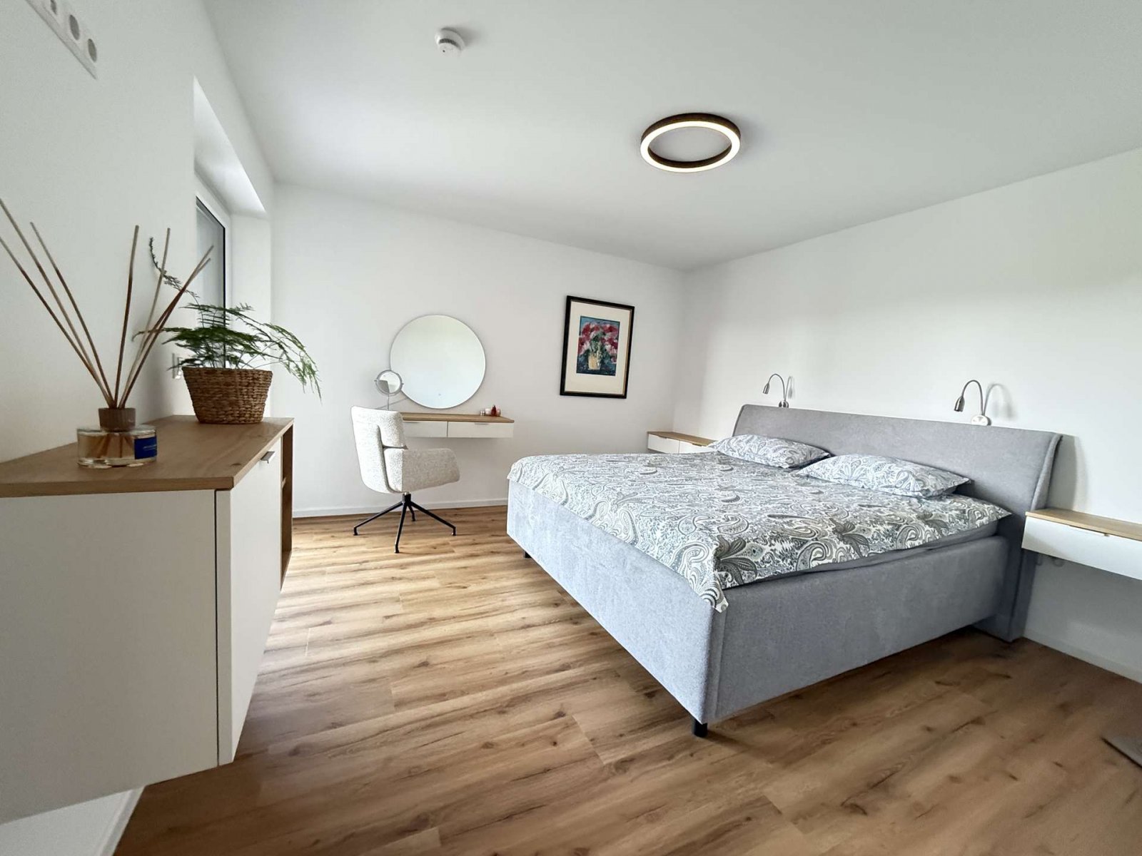 Provisionsfrei für Käufer: Exklusiver Winkelwalmdachbungalow in Naturlage!