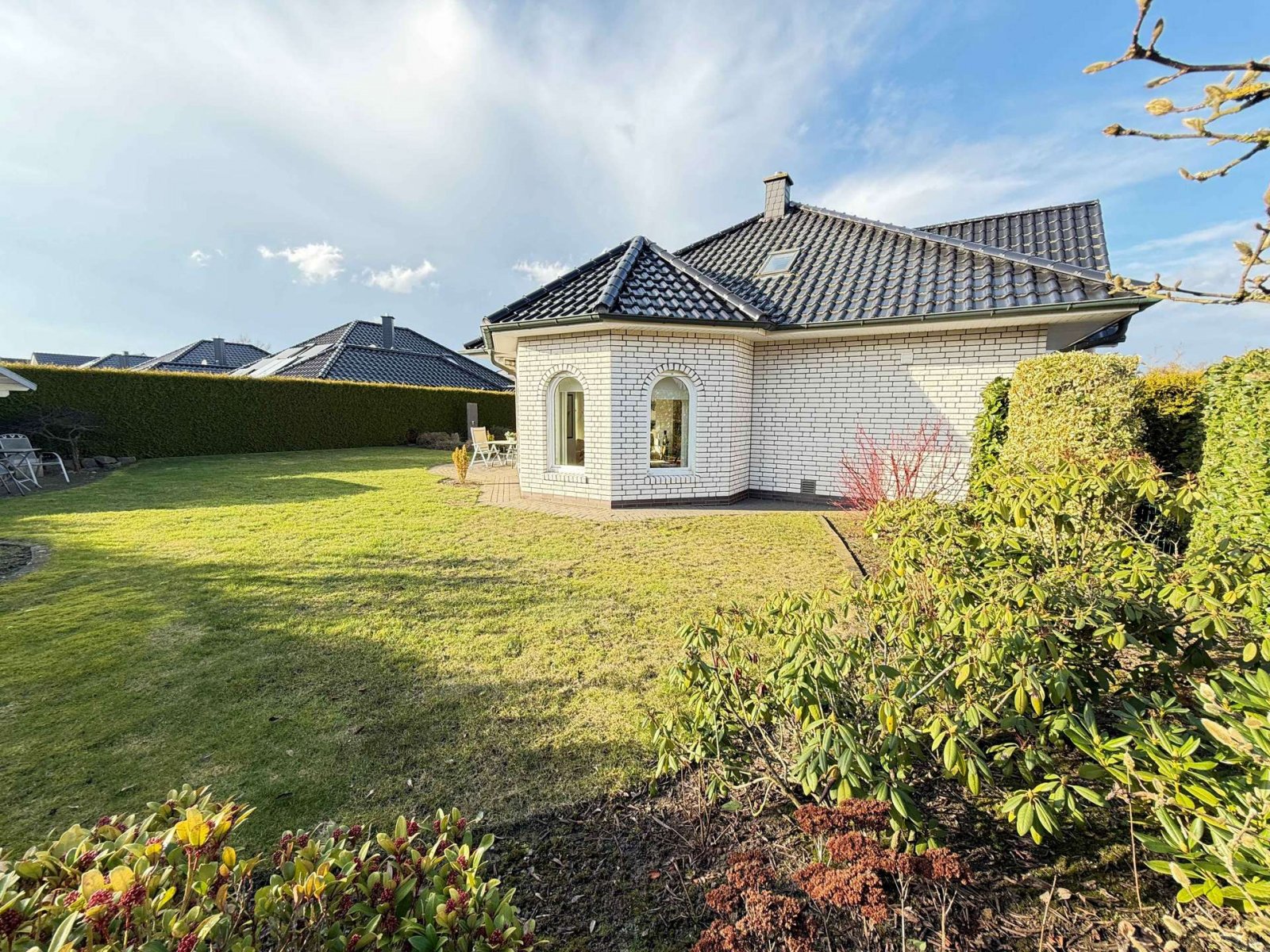 Provisionsfrei für Käufer! Stilvolle Eleganz trifft Wohnqualität – Ihr Traum-Bungalow