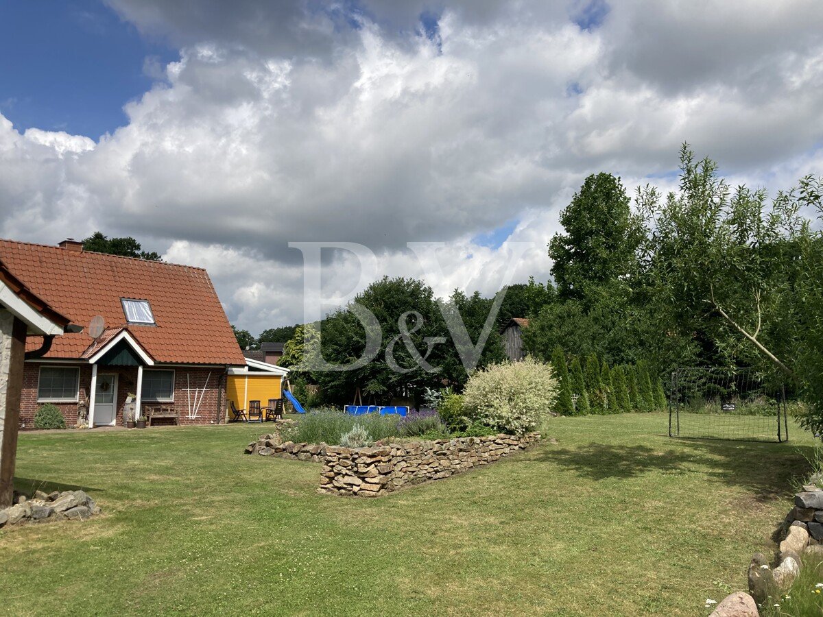 Charmantes Einfamilienhaus mit Gästehaus und Bauplatz in idyllischer Lage zu verkaufen