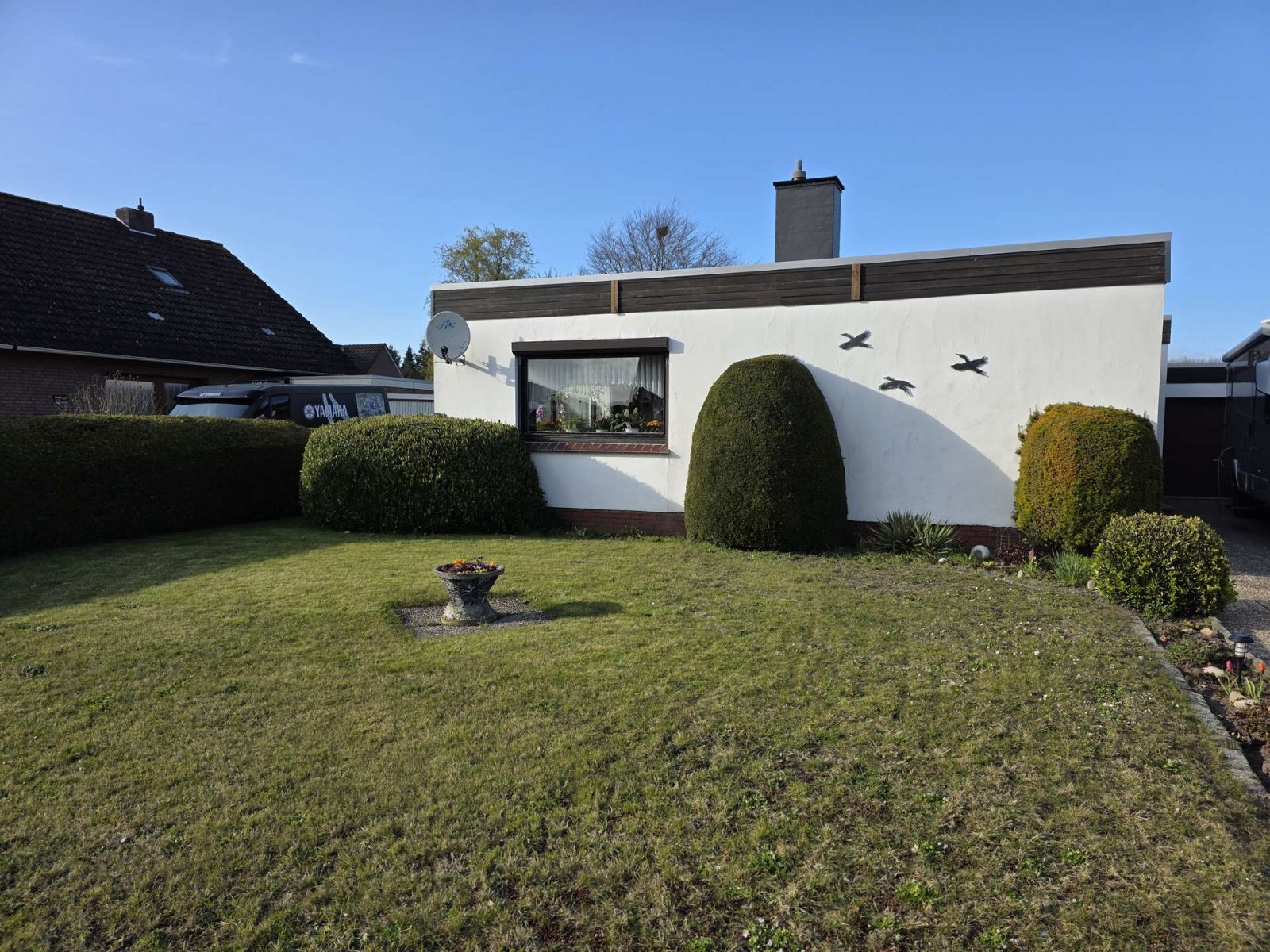 Solides Flachdachhaus mit Gartenidylle in angenehmer Wohnlage