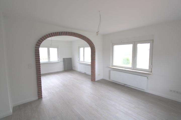 Freistehender Bungalow – modernisiert und idyllisch gelegen