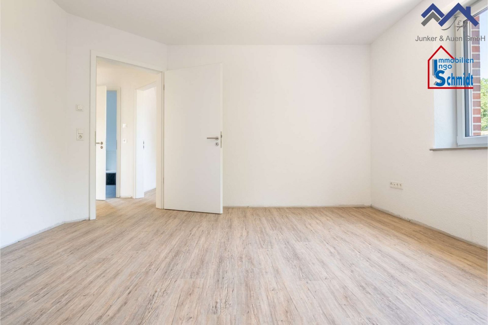 Neubau von Doppelhaushälften im Ortsteil Stapelmoor!