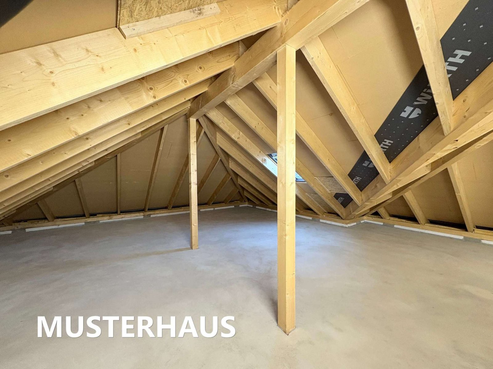 Zukunftssicher wohnen – klimafreundlicher moderner Neubau-Walmdachbungalow