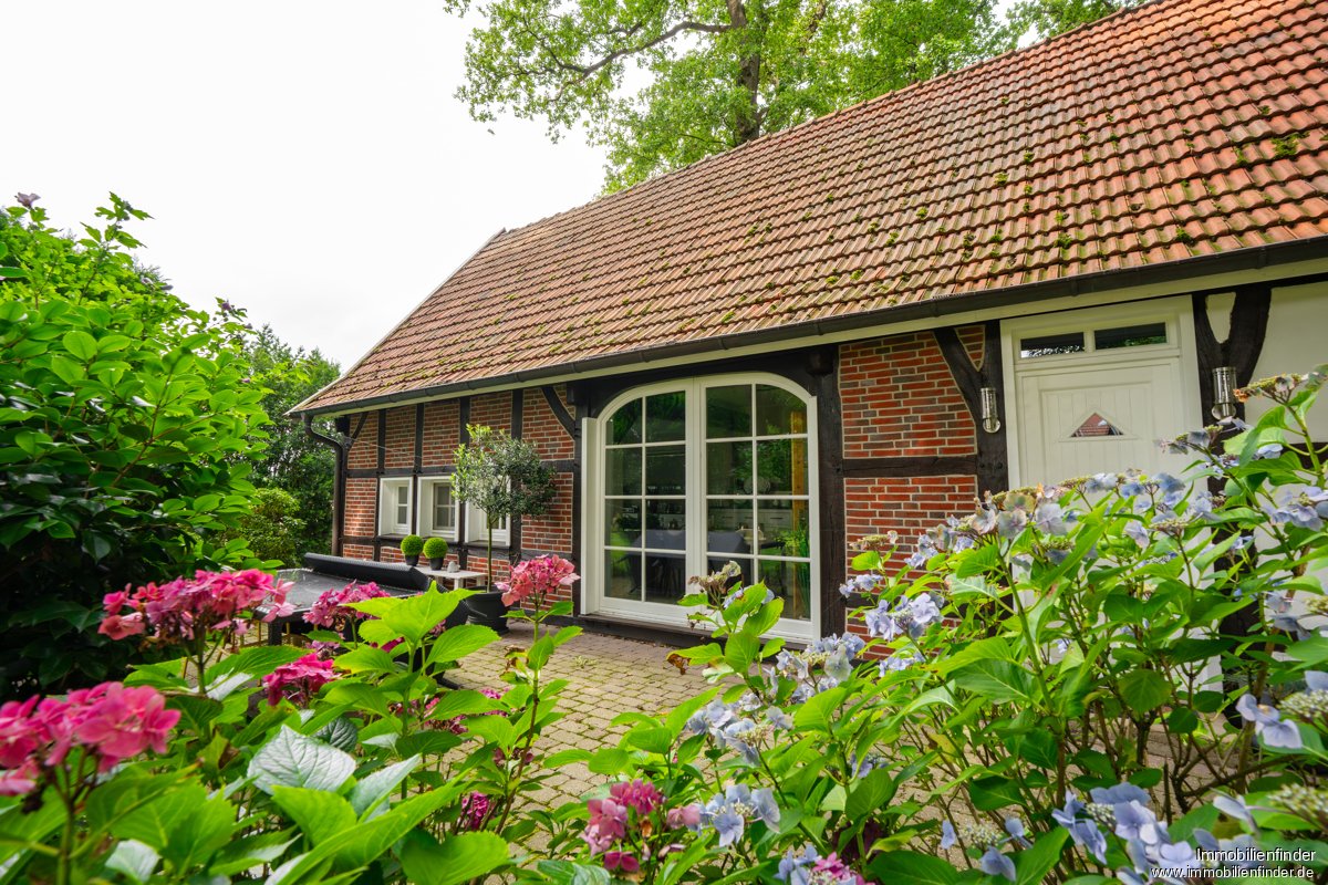 Gutshof mit Stallungen, Außenreitplatz und Paddoks in Lingen - Clusorth-Bramhar