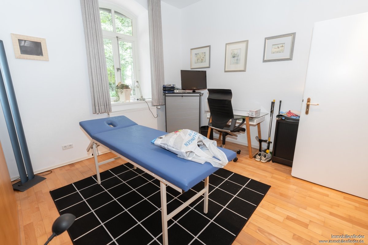 Gutshof mit Stallungen, Außenreitplatz und Paddoks in Lingen - Clusorth-Bramhar