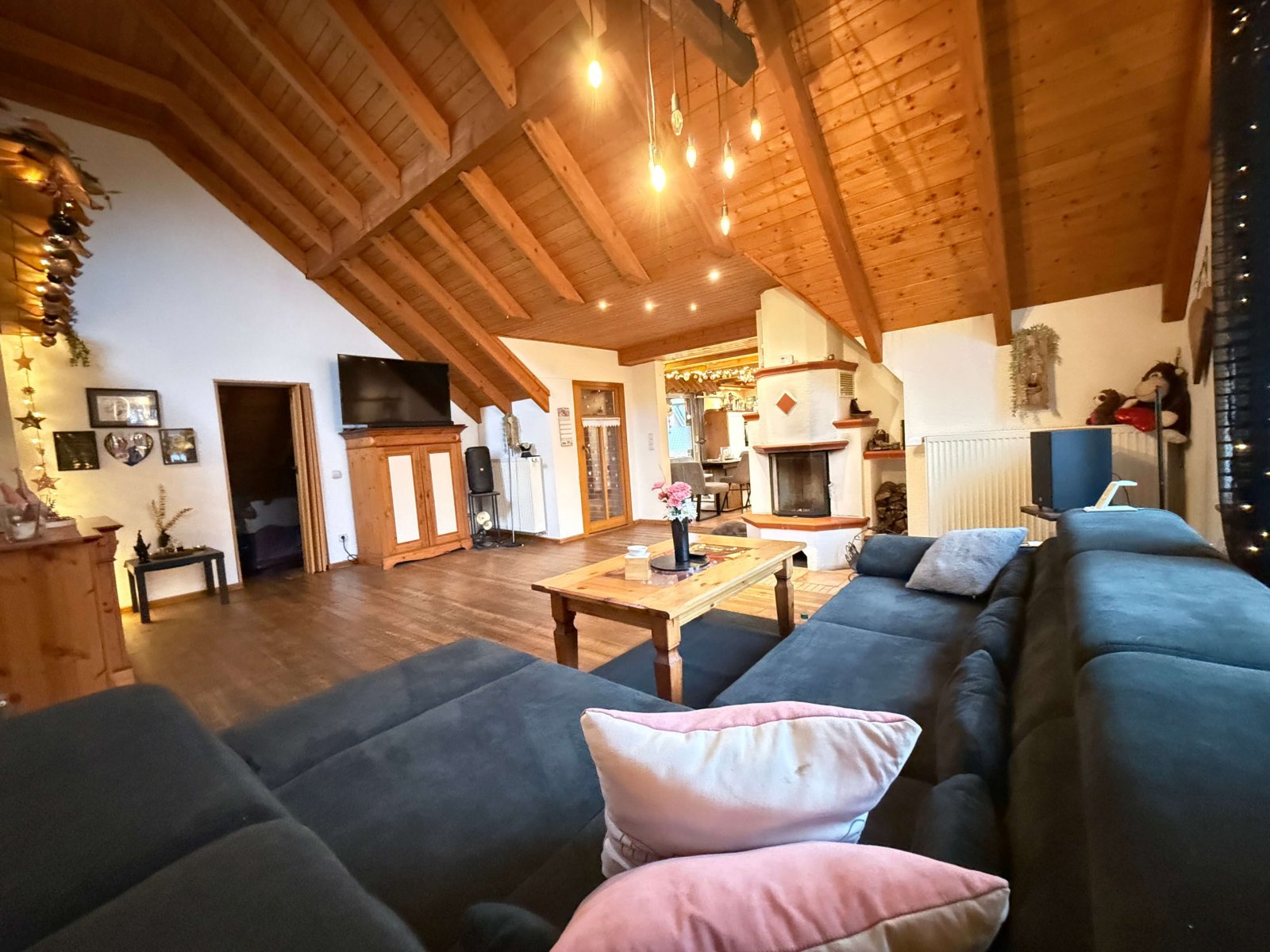 Käufer Provisionsfrei! Mehr Platz für Familie, Leben und Freizeit – Zweifamilienhaus mit ELW