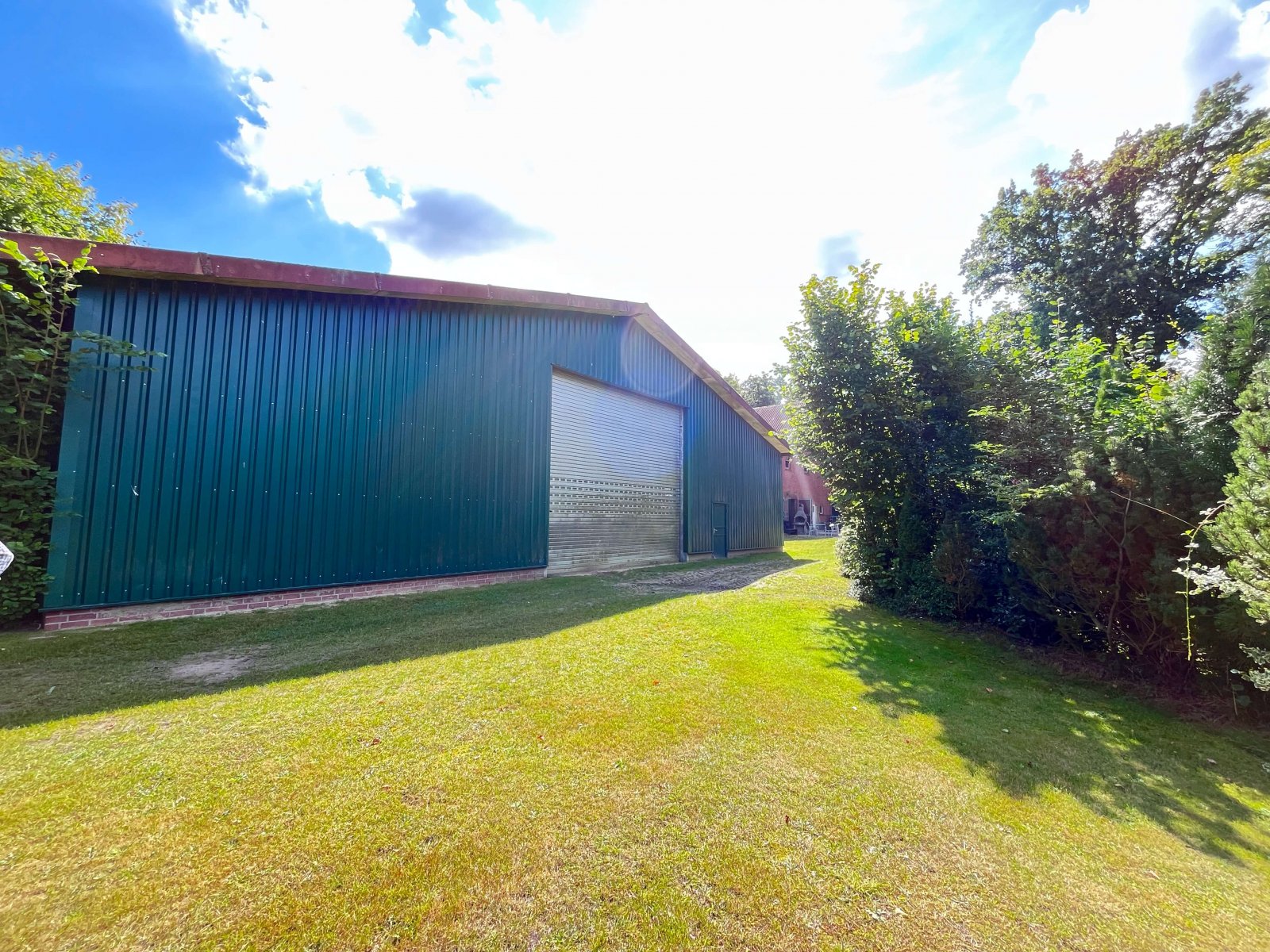 Ein Eldorado für Pferdesportler - Weitläufiges Anwesen mit Reithalle, Stallungen und PV-Anlage!