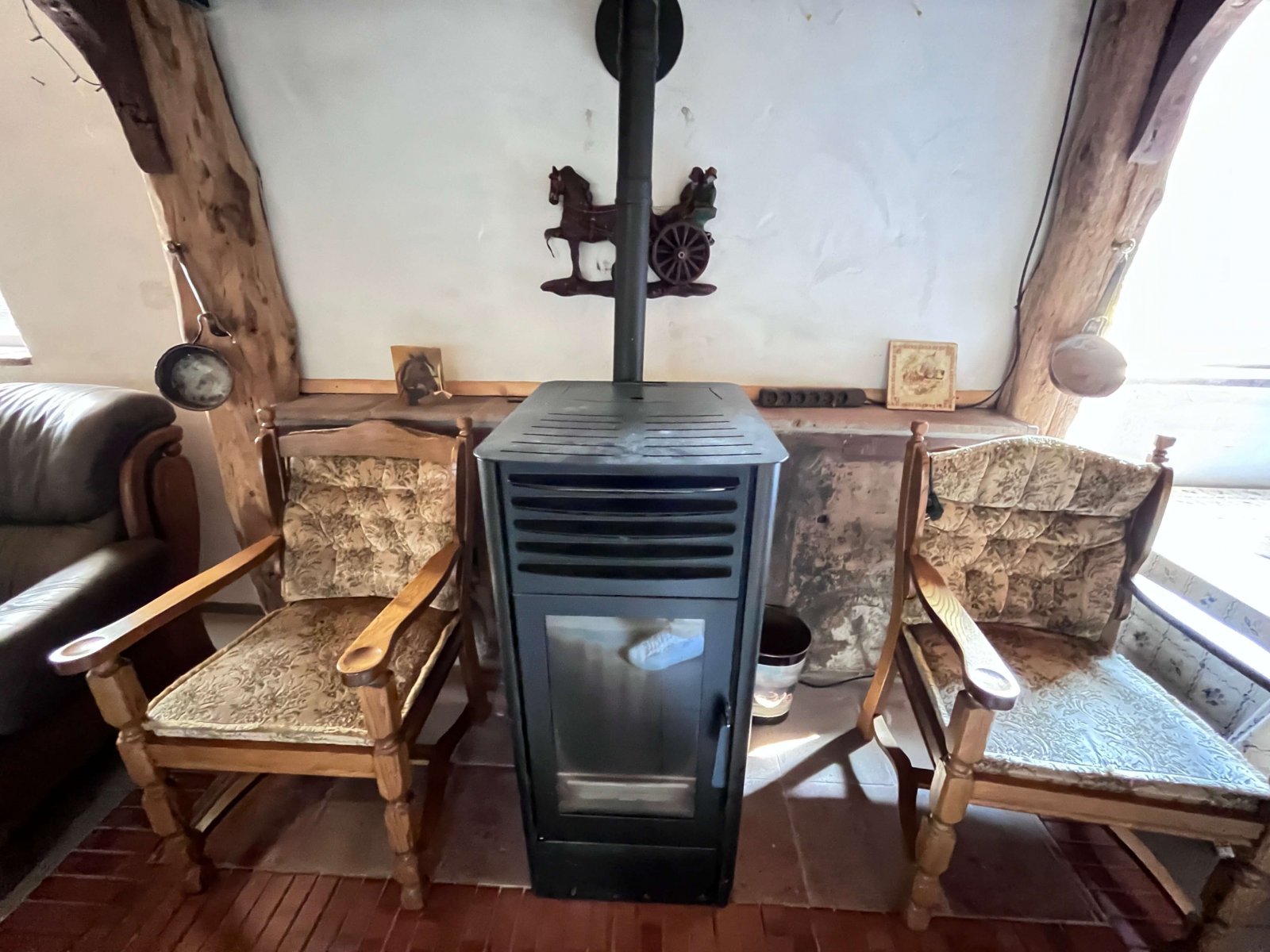 Ein Eldorado für Pferdesportler - Weitläufiges Anwesen mit Reithalle, Stallungen und PV-Anlage!