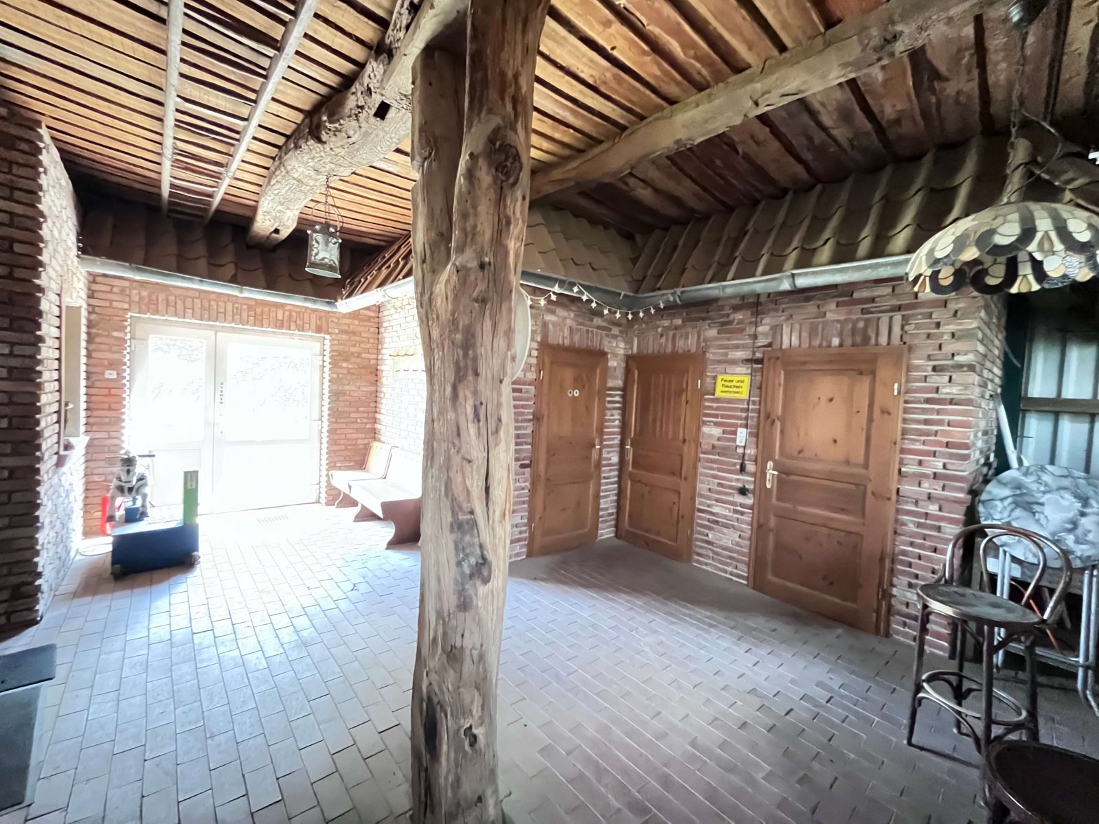 Ein Eldorado für Pferdesportler - Weitläufiges Anwesen mit Reithalle, Stallungen und PV-Anlage!