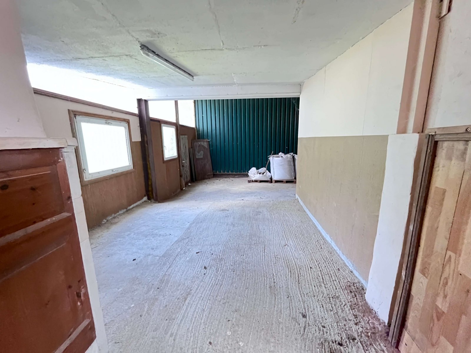 Ein Eldorado für Pferdesportler - Weitläufiges Anwesen mit Reithalle, Stallungen und PV-Anlage!