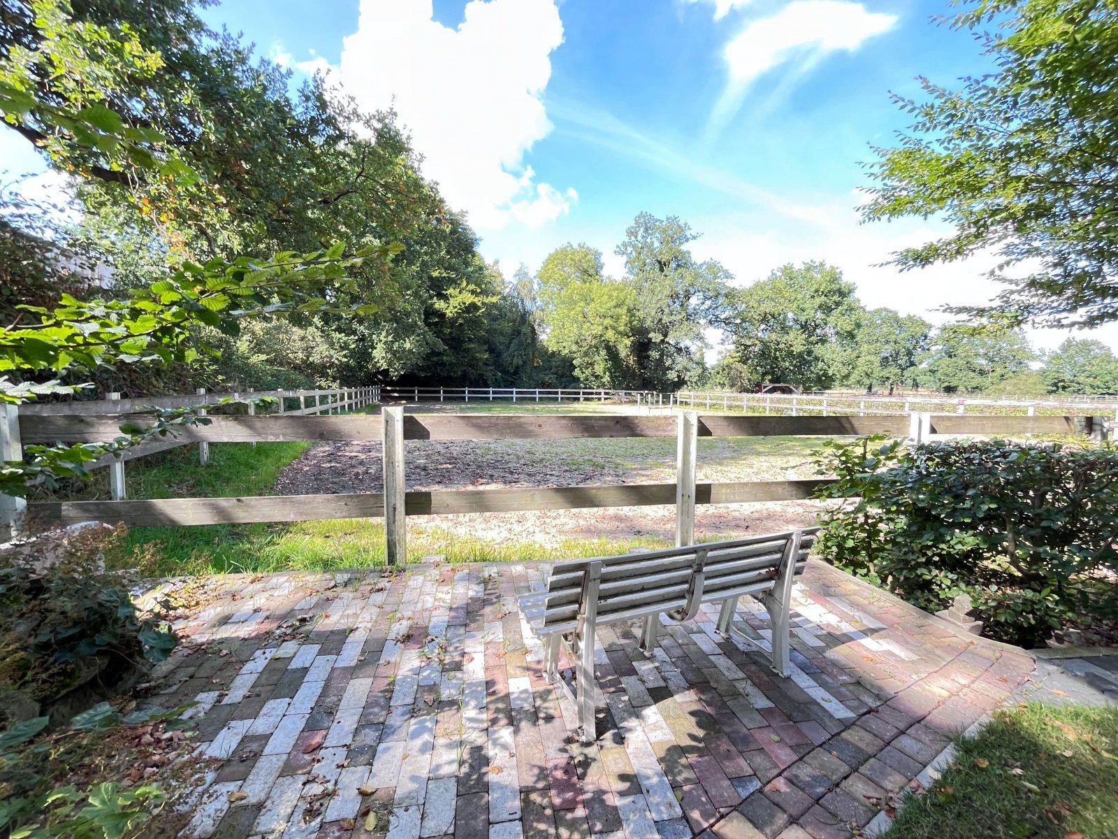 Ein Eldorado für Pferdesportler - Weitläufiges Anwesen mit Reithalle, Stallungen und PV-Anlage!