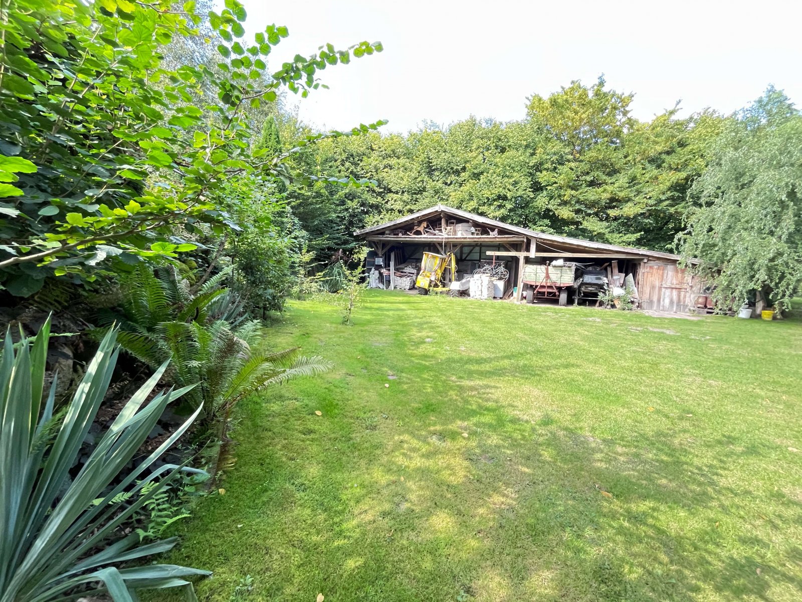 Ein Eldorado für Pferdesportler - Weitläufiges Anwesen mit Reithalle, Stallungen und PV-Anlage!