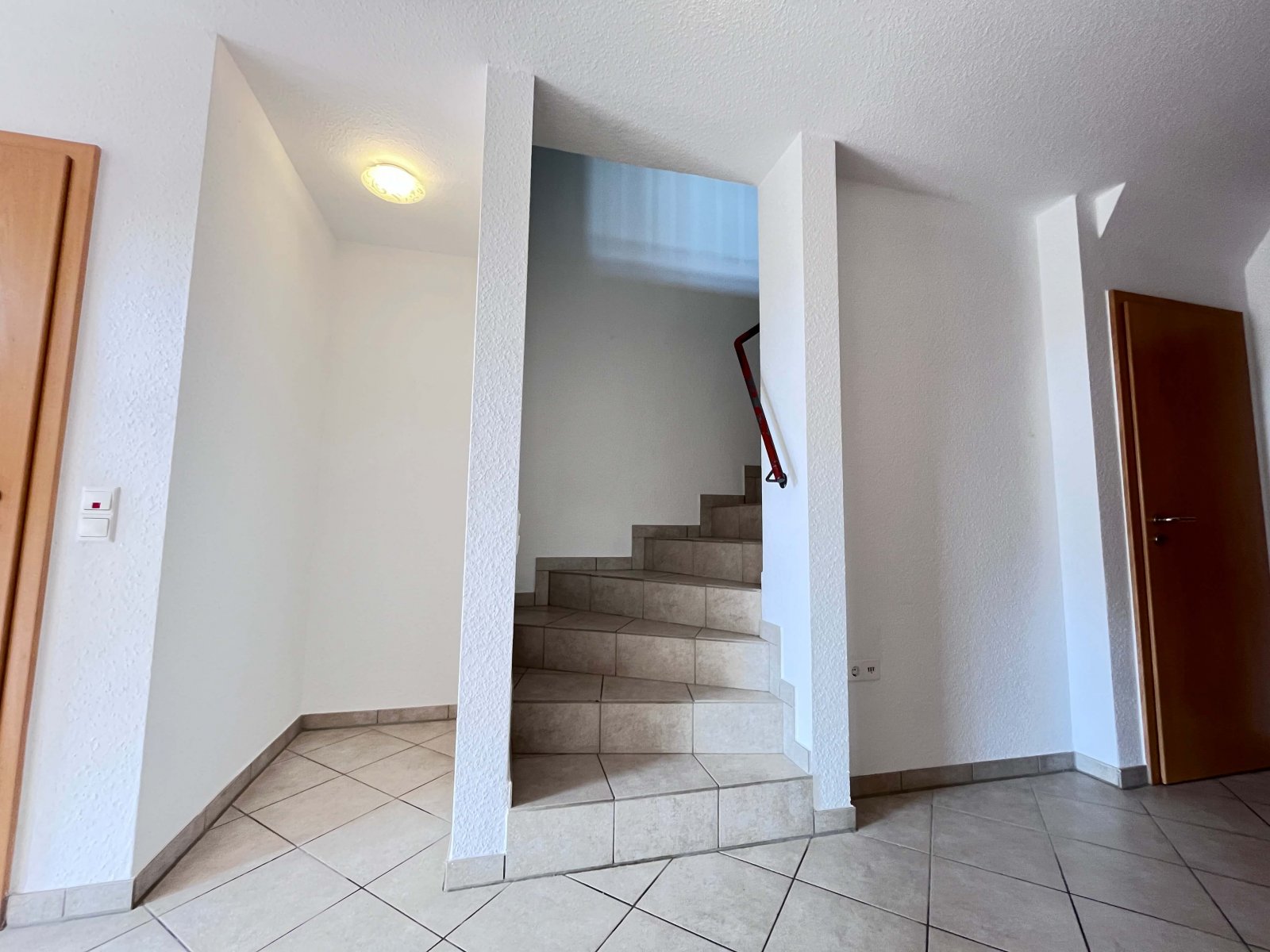 Ein Eldorado für Pferdesportler - Weitläufiges Anwesen mit Reithalle, Stallungen und PV-Anlage!