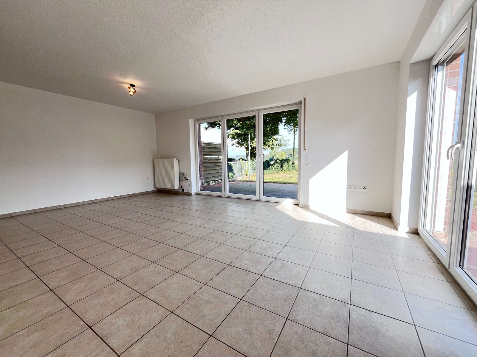 Ein Eldorado für Pferdesportler - Weitläufiges Anwesen mit Reithalle, Stallungen und PV-Anlage!