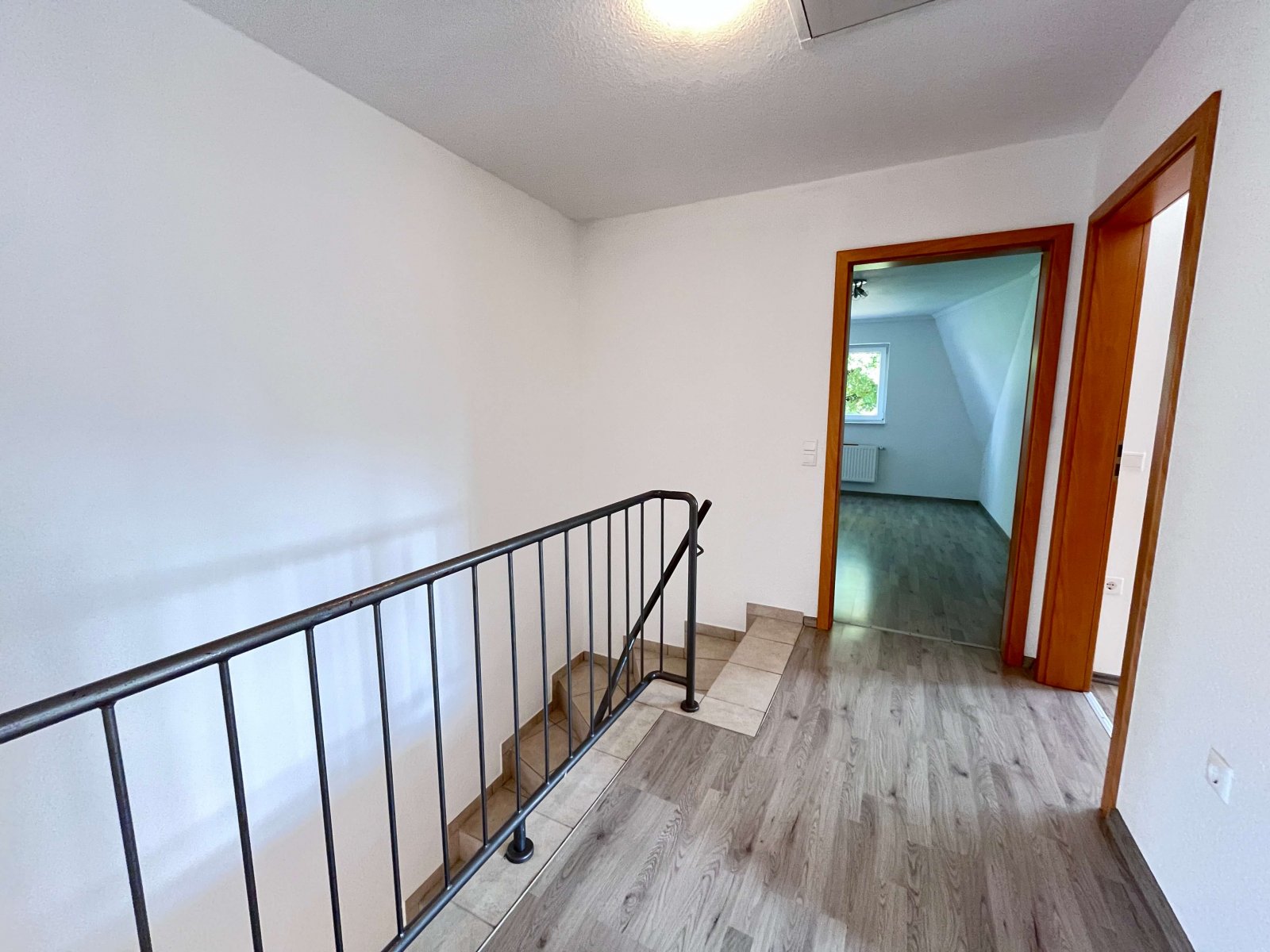 Ein Eldorado für Pferdesportler - Weitläufiges Anwesen mit Reithalle, Stallungen und PV-Anlage!