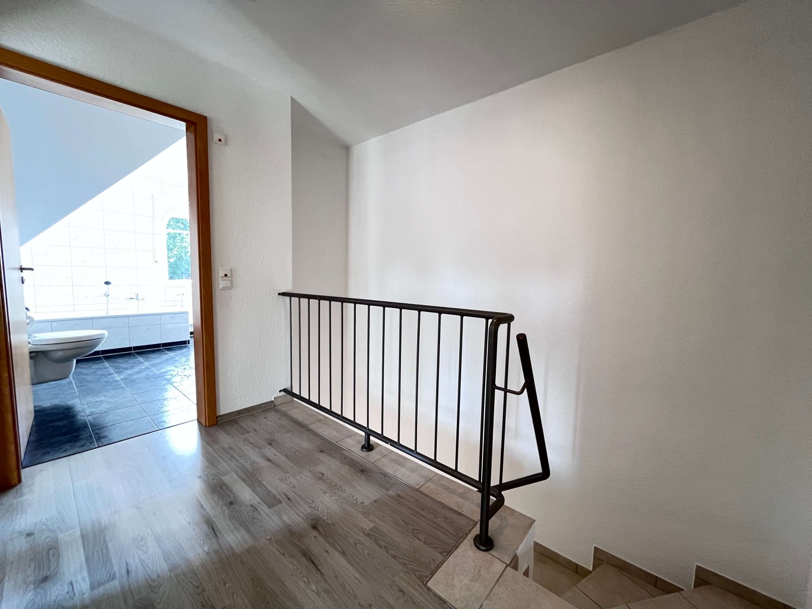 Ein Eldorado für Pferdesportler - Weitläufiges Anwesen mit Reithalle, Stallungen und PV-Anlage!