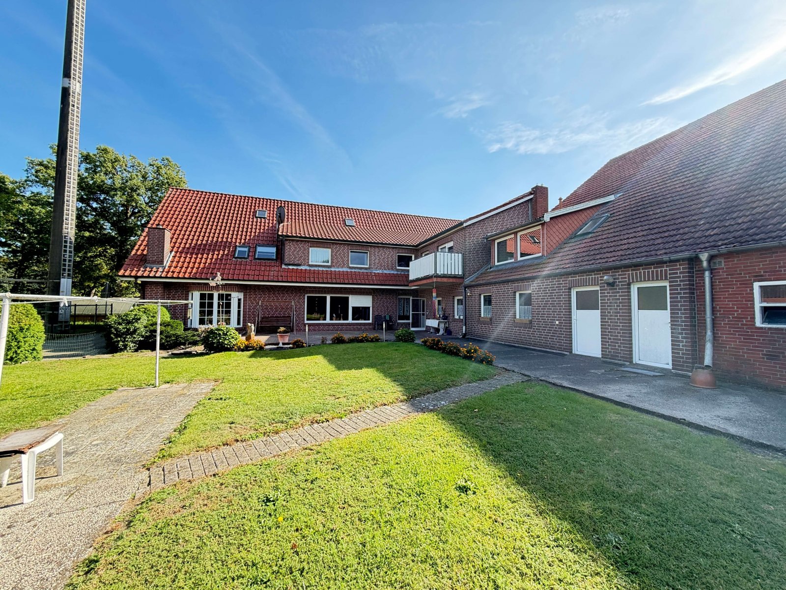 Charaktervolles Anwesen mit Gaststätte, Ferienwohnungen, PV-Anlage – ein Platz zum Leben u. Träumen