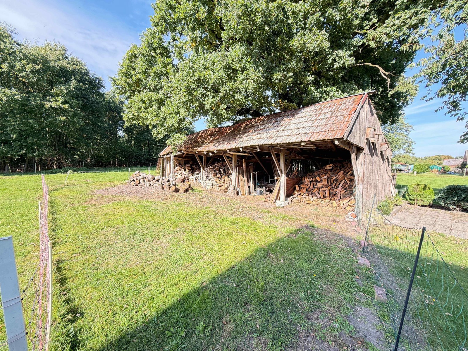 Charaktervolles Anwesen mit Gaststätte, Ferienwohnungen, PV-Anlage – ein Platz zum Leben u. Träumen