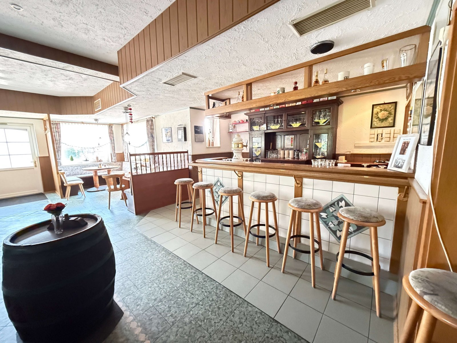 Charaktervolles Anwesen mit Gaststätte, Ferienwohnungen, PV-Anlage – ein Platz zum Leben u. Träumen