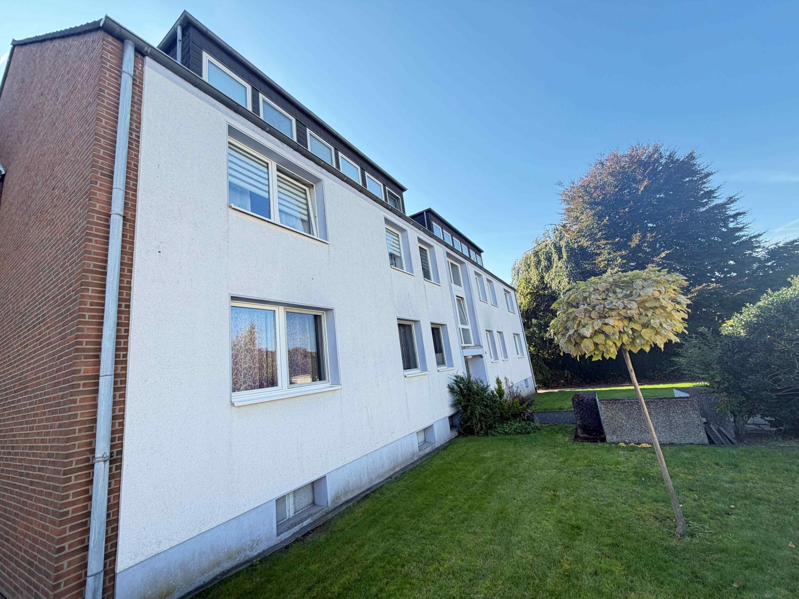 Gepflegte Wohnanlage mit 9 WE in Langenfeld – top vermietet, top Zustand, beste Lage