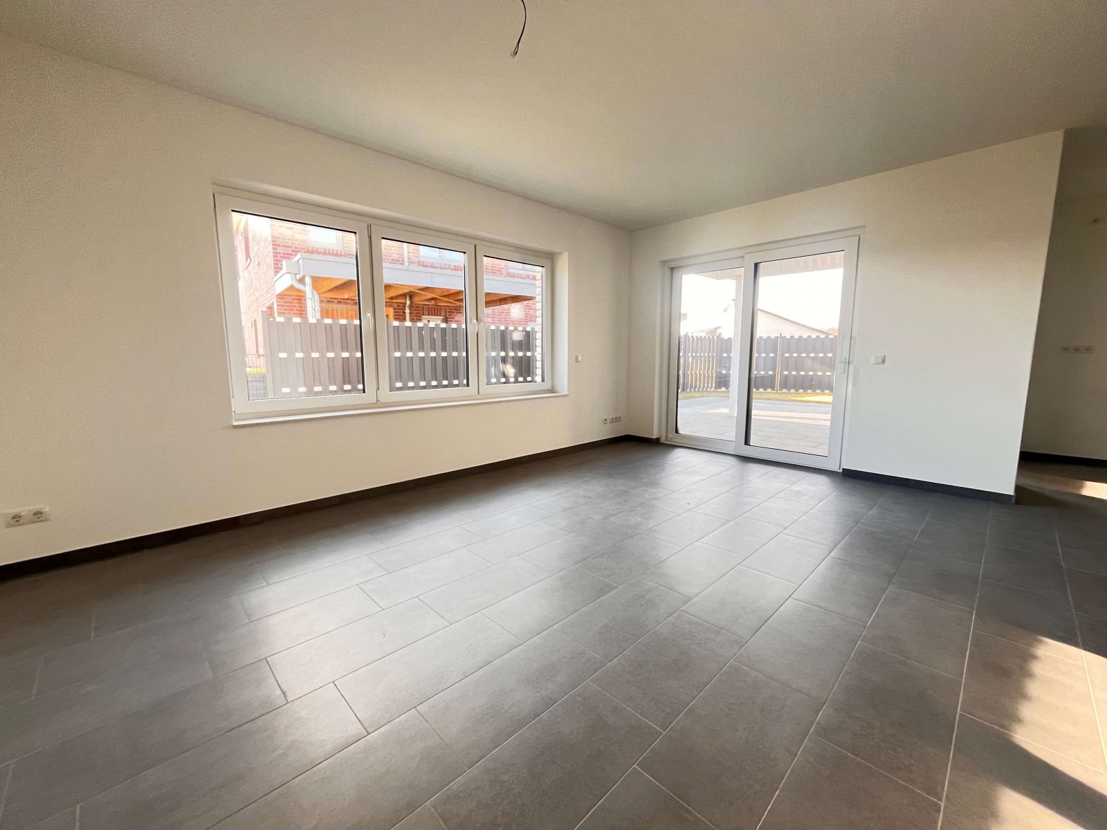 Provisionsfrei für Käufer: Exklusiver KFW 55 -Walmdachbungalow am See - Traumhaft