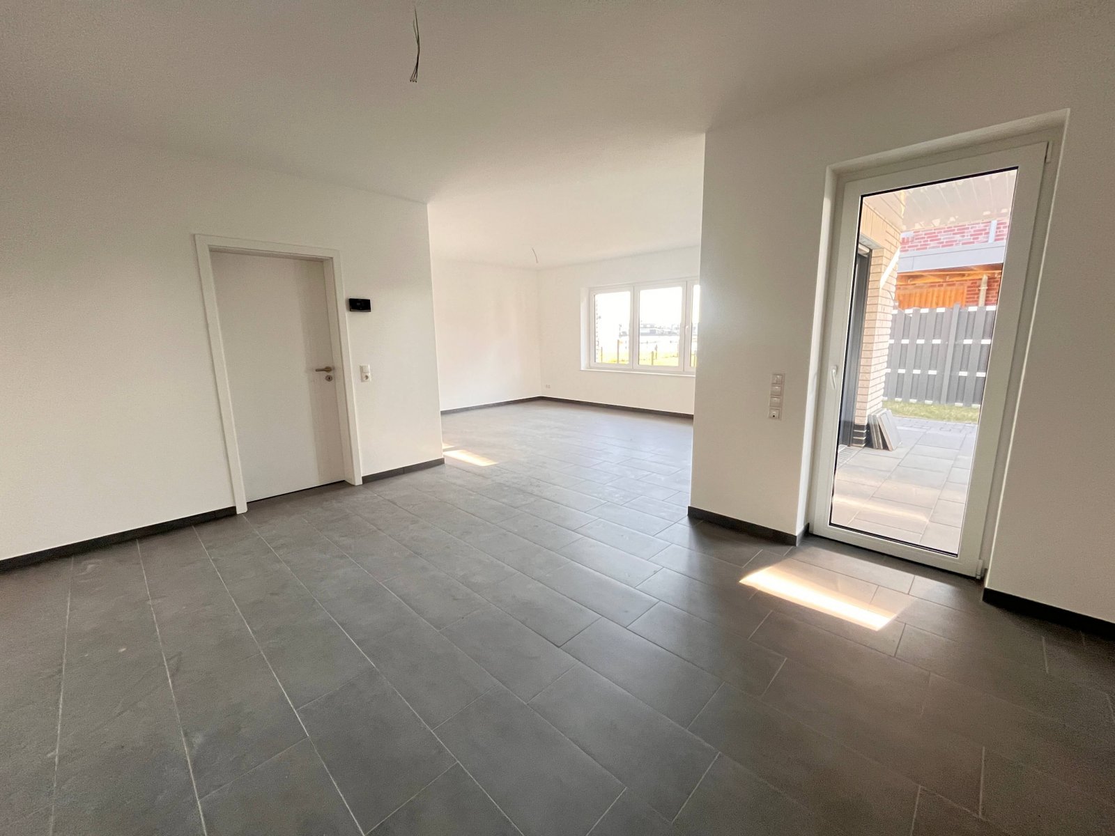 Provisionsfrei für Käufer: Exklusiver KFW 55 -Walmdachbungalow am See - Traumhaft