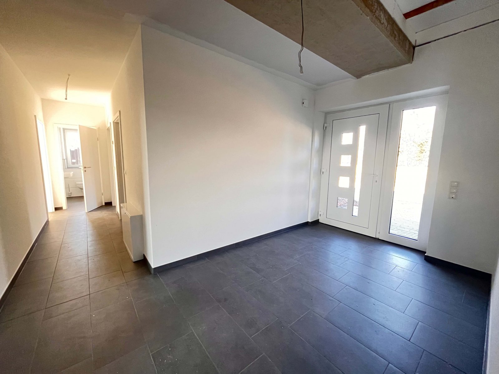 Provisionsfrei für Käufer: Exklusiver KFW 55 -Walmdachbungalow am See - Traumhaft