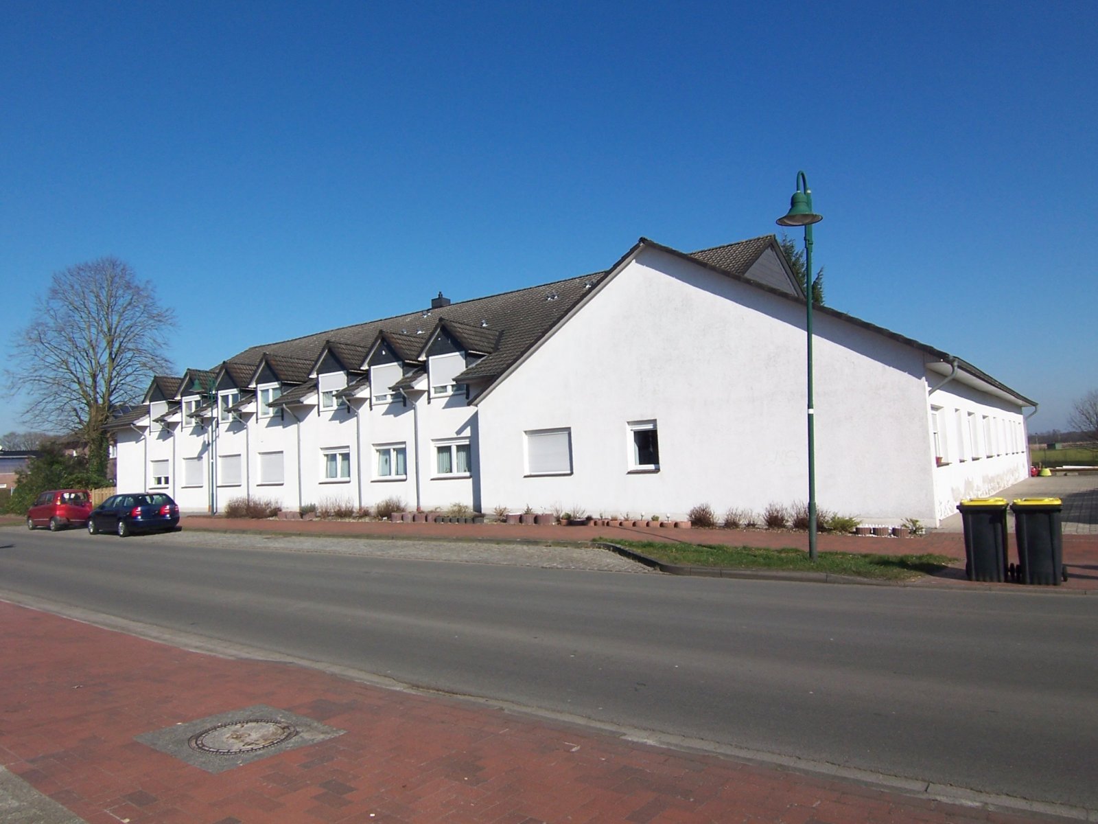 Investition mit Zukunft – Gepflegtes Mehrfamilienhaus 14 WE in zentraler Lage