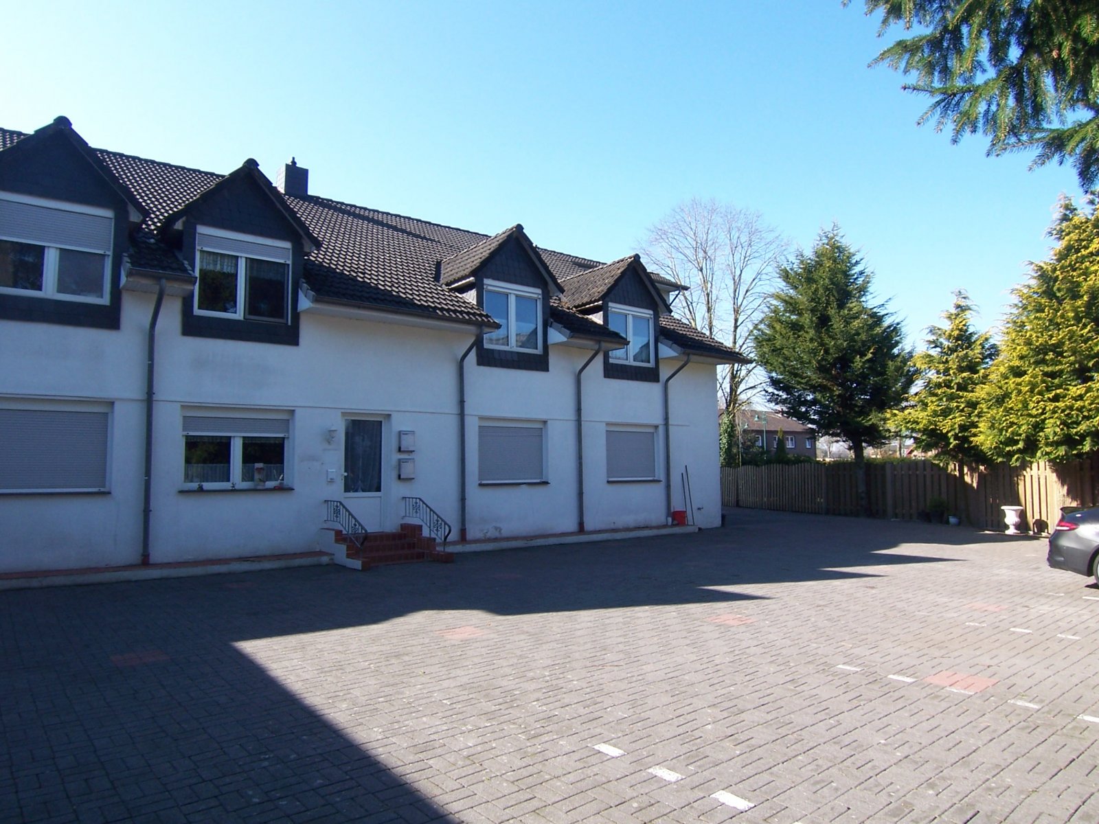 Investition mit Zukunft – Gepflegtes Mehrfamilienhaus 14 WE in zentraler Lage