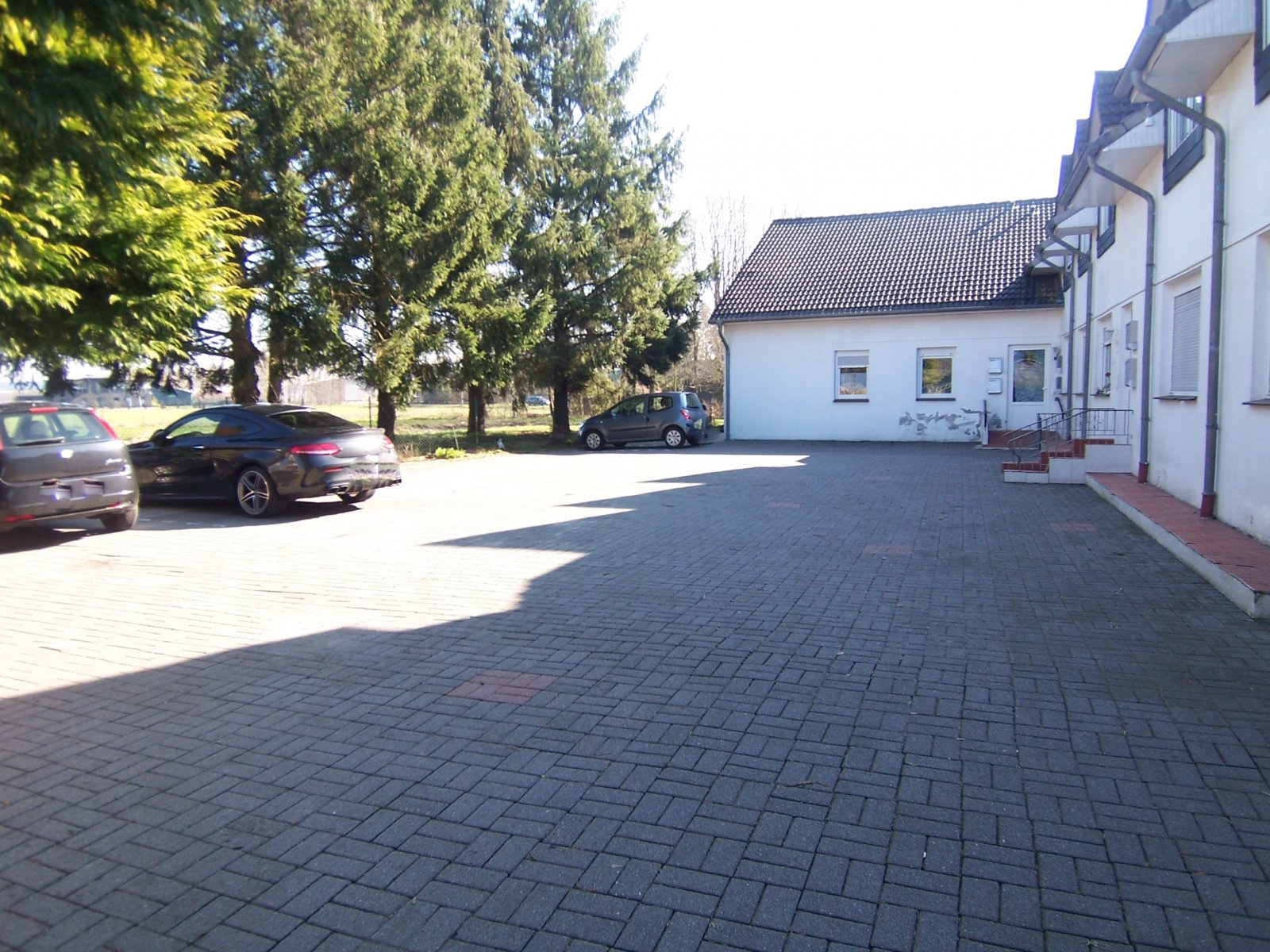 Investition mit Zukunft – Gepflegtes Mehrfamilienhaus 14 WE in zentraler Lage