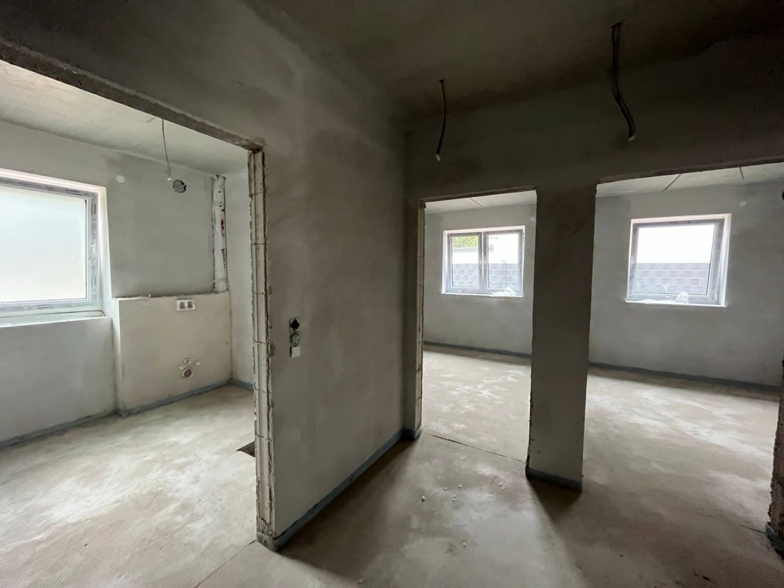 Neubau Mehrfamilienhaus mit 4 Wohnungen in Stadtrandlage