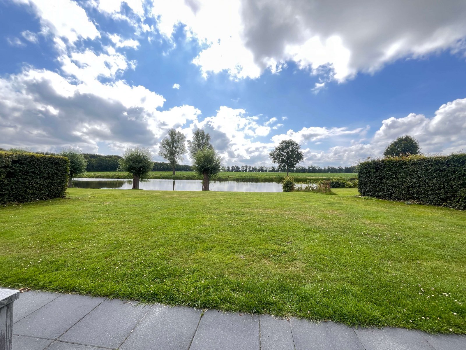 Wasserlage, Weitblick, Wohlgefühl – Ihr Rückzugsort am Wasser