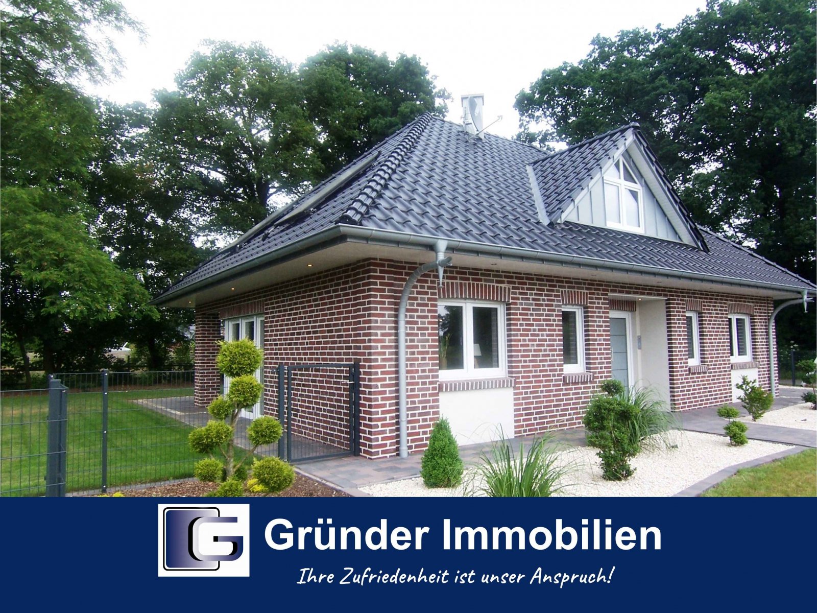 Neubau Winkelwalmdachbungalow in ruhiger Wohnlage!