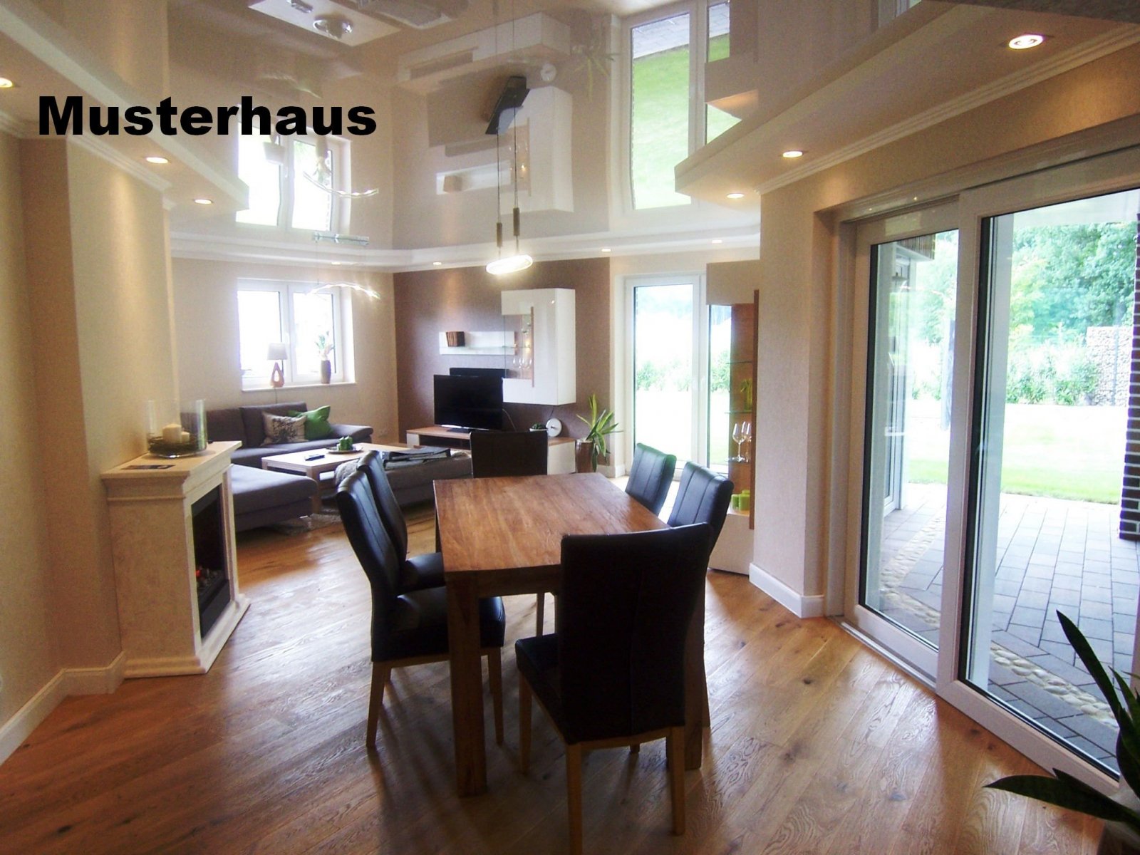 Neubau Winkelwalmdachbungalow in ruhiger Wohnlage!