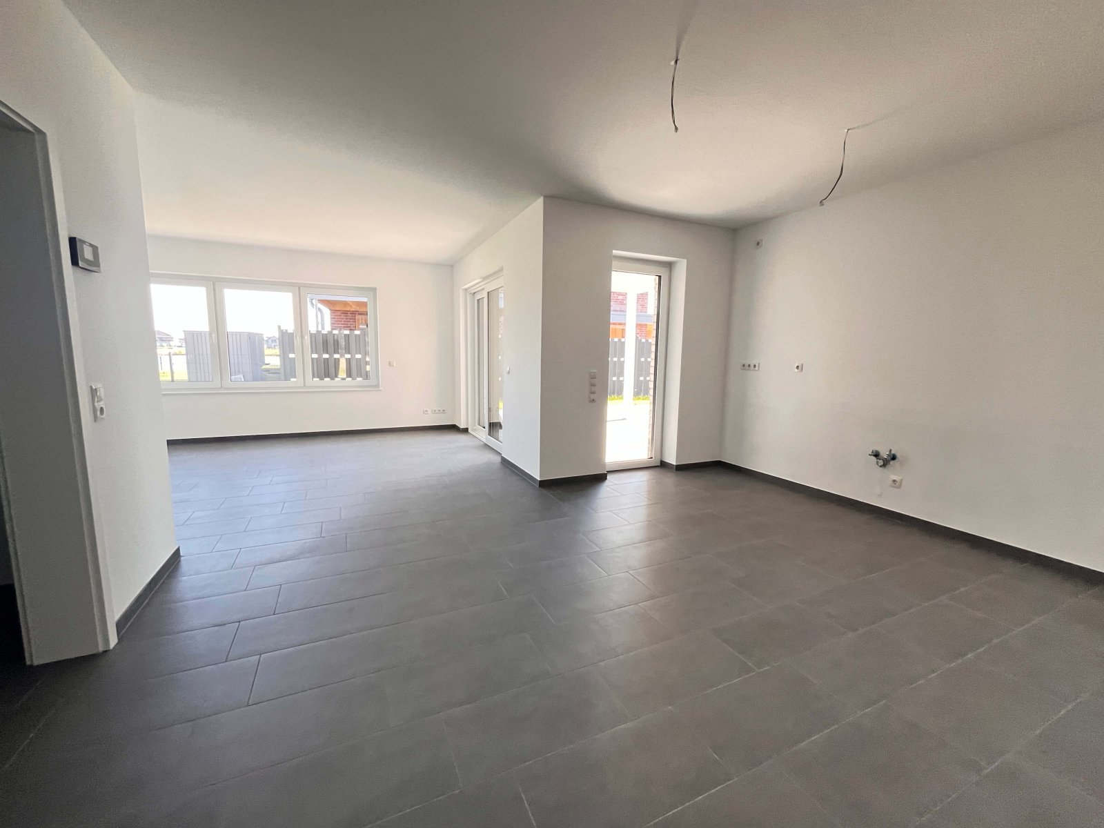 Provisionsfrei für Käufer: Exklusiver KFW 55-Walmdachbungalow am See - Traumhaft