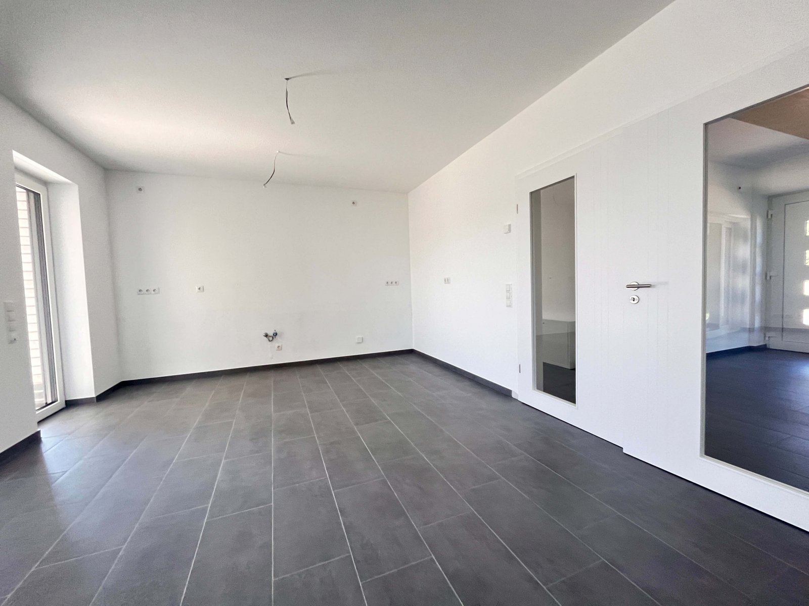 Provisionsfrei für Käufer: Exklusiver KFW 55-Walmdachbungalow am See - Traumhaft