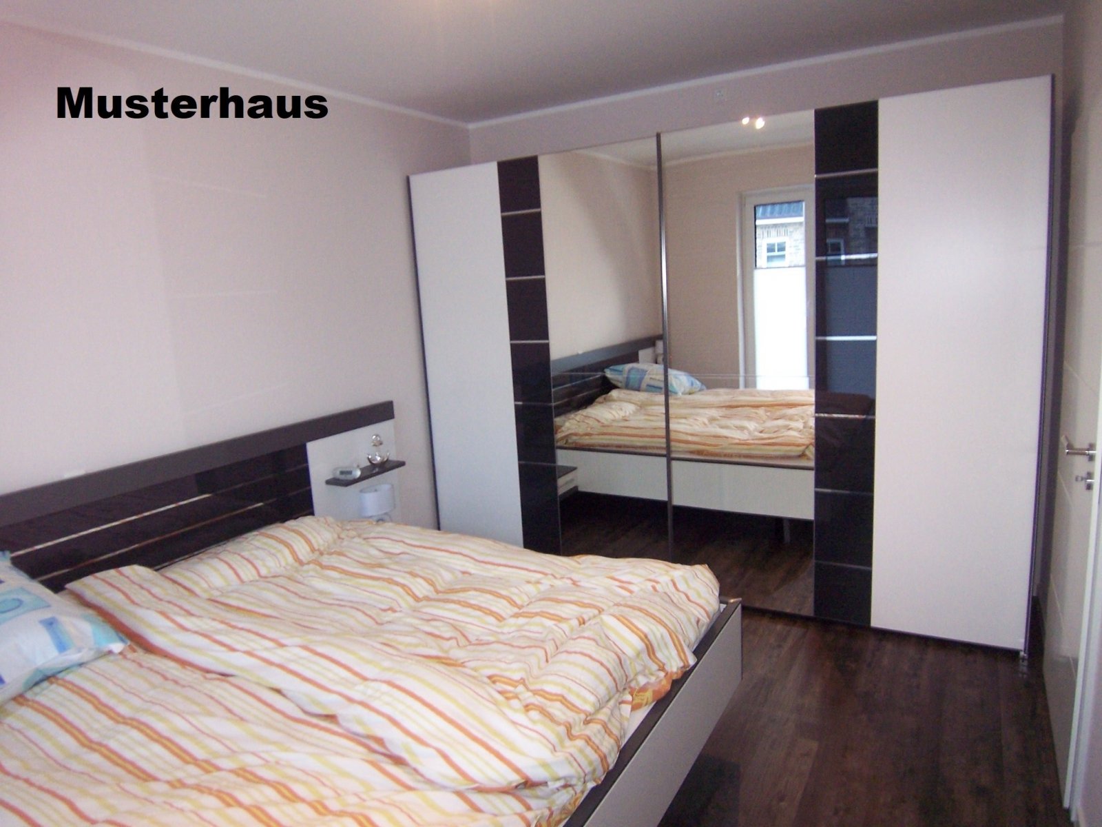 KFW 40+ Exkl. Neubau Doppelhaushälfte in beschaulicher