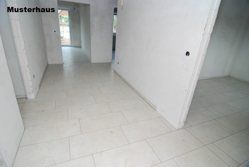 Moderner Neubau-Walmdachbungalow in bevorzugter Wohnlage!