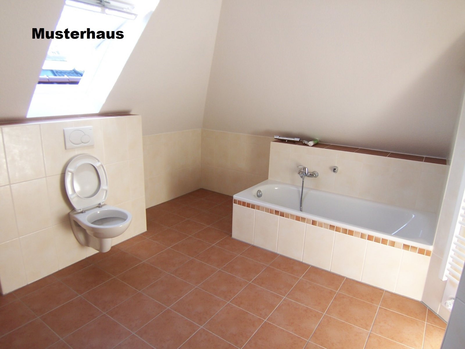 Exklusiver Neubau Winkelwalmdachbungalow in ruhiger Wohnlage