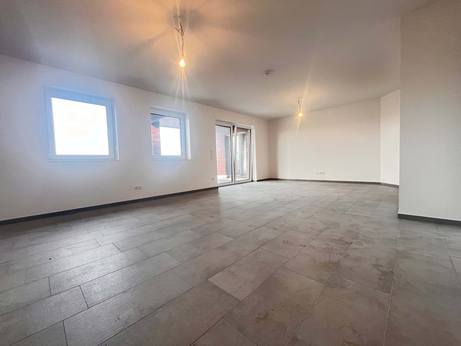 Provisionsfrei für Käufer: Neubau - Exklusiver Winkelwalmdachbungalow mit unverbaubarem Naturblick!