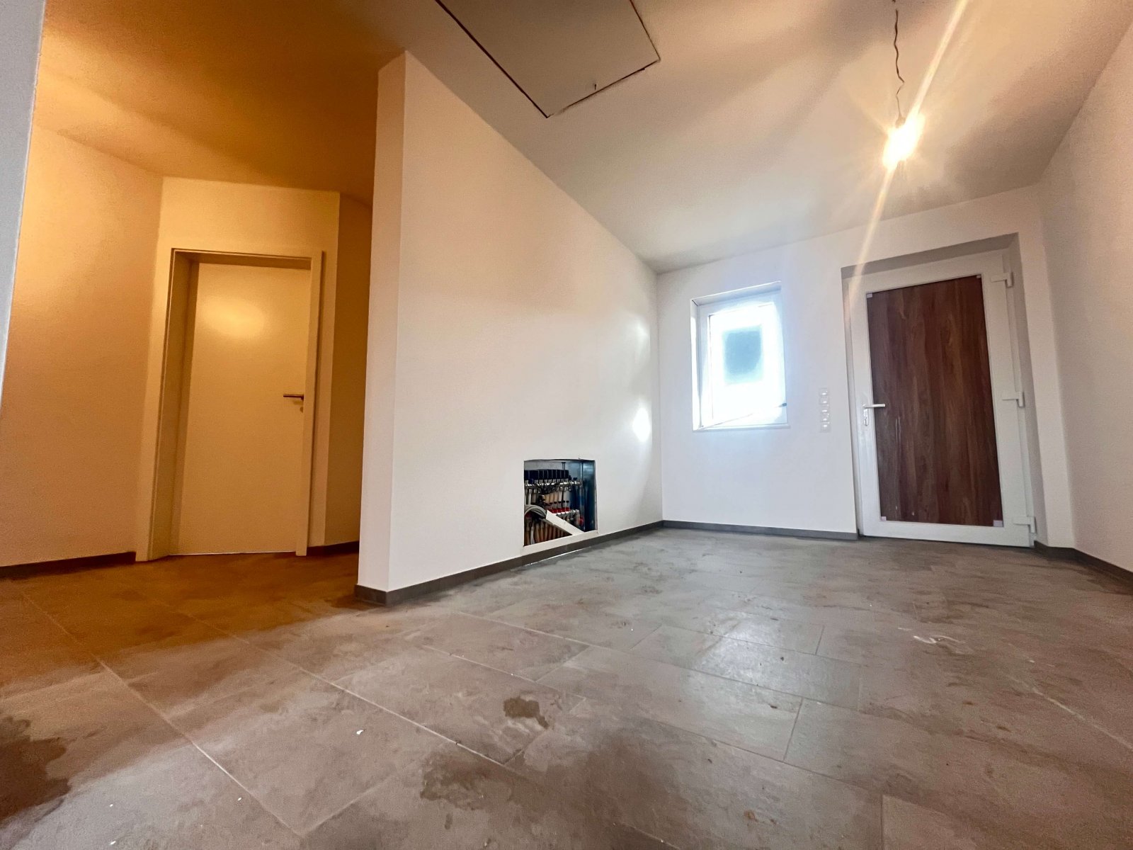 Provisionsfrei für Käufer: Neubau - Exklusiver Winkelwalmdachbungalow mit unverbaubarem Naturblick!