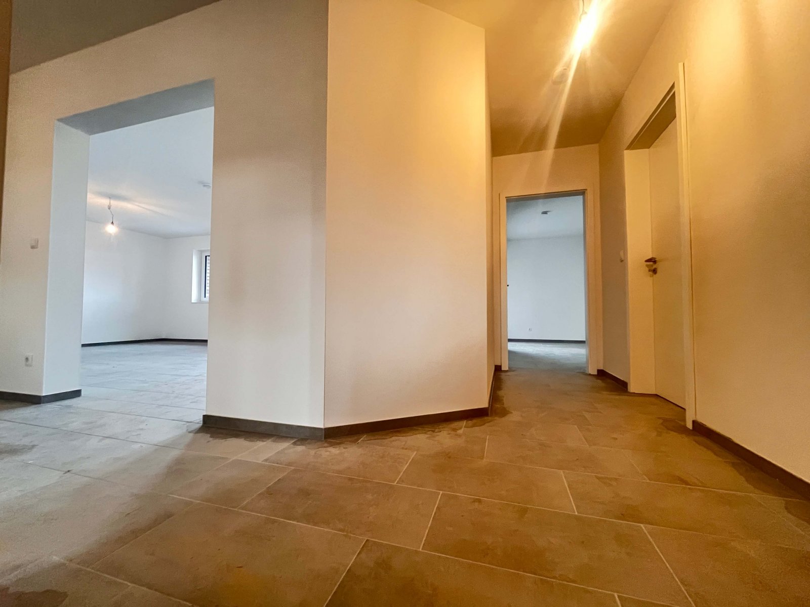 Provisionsfrei für Käufer: Neubau - Exklusiver Winkelwalmdachbungalow mit unverbaubarem Naturblick!