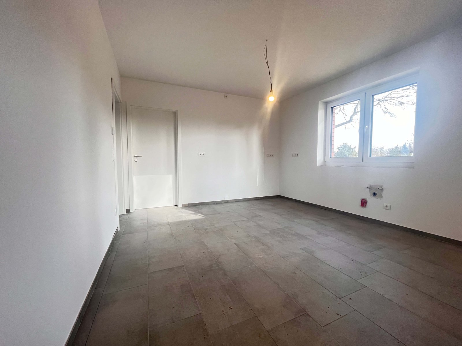 Provisionsfrei für Käufer: Neubau - Exklusiver Winkelwalmdachbungalow mit unverbaubarem Naturblick!